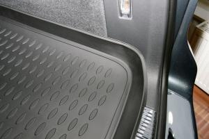 Коврик багажника VW Touareg I (03-10)кросс., полиуретан черный ELEMENT